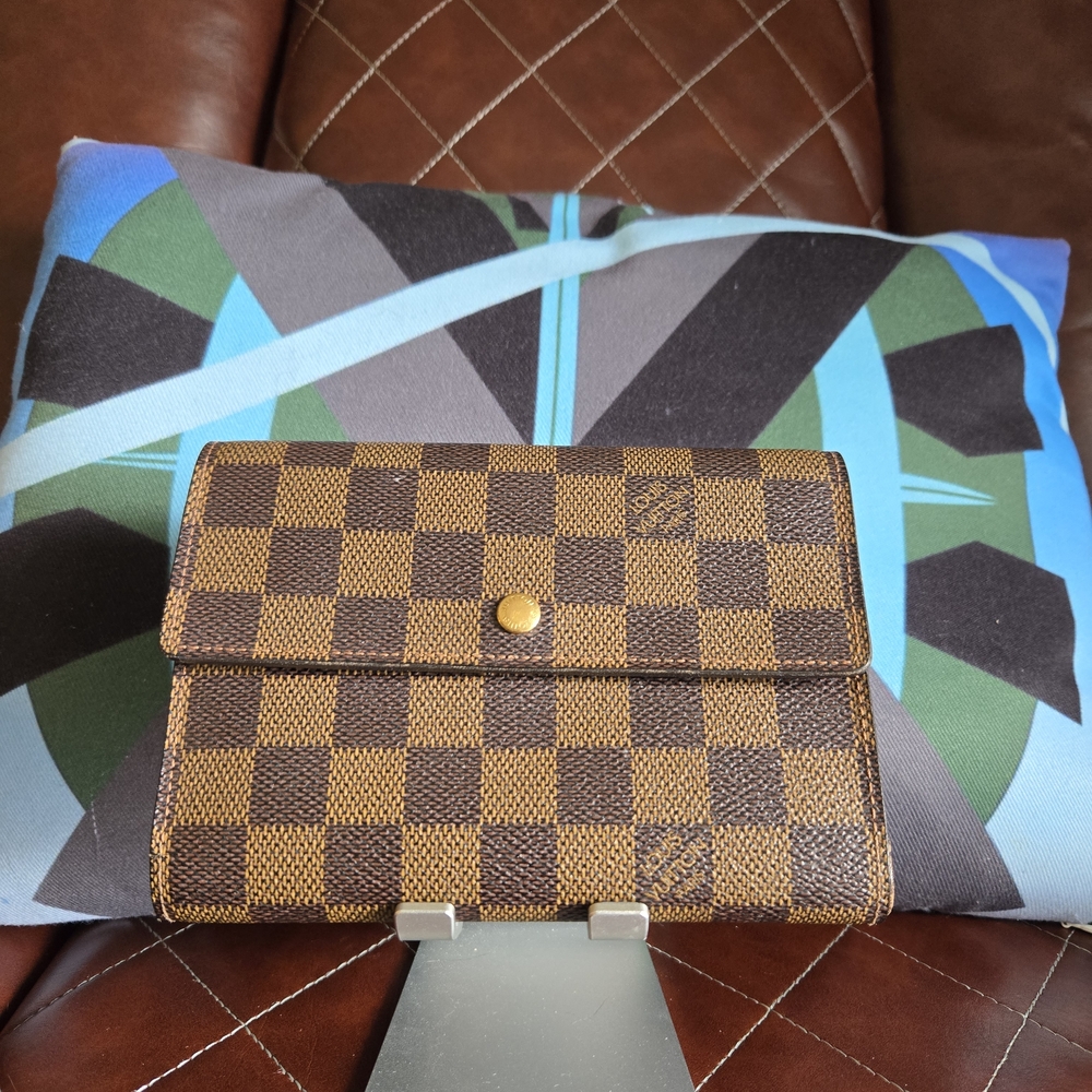 Louis Vuitton Checkered Brown Wallet